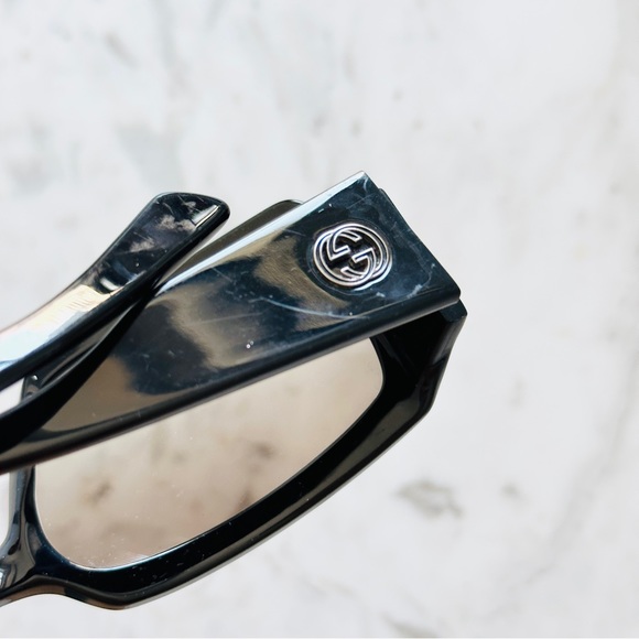GUCCI Vintage Y2K Wrap-Around Sunglasses - Picture 10 of 15